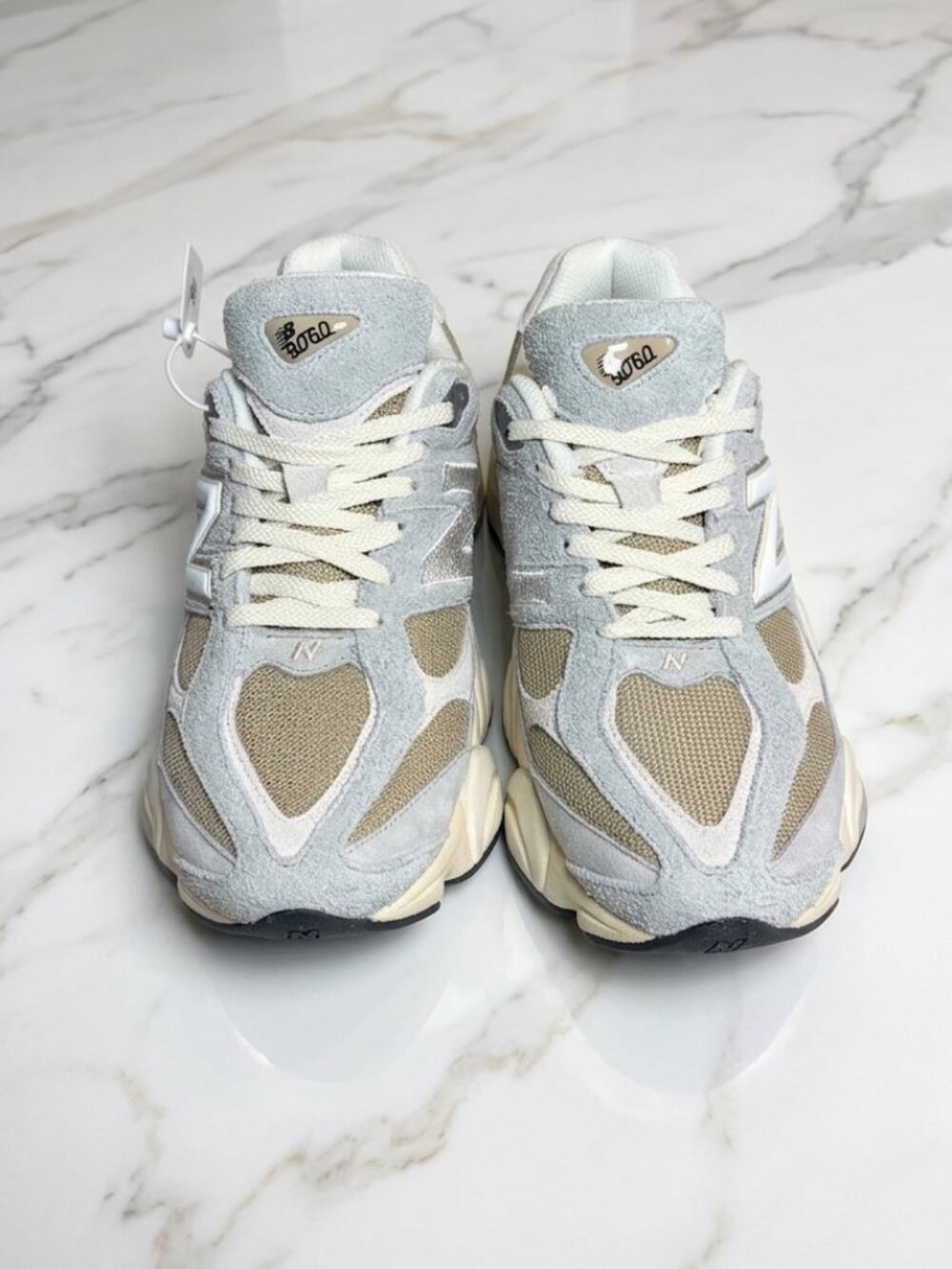 New Balance 9060's White Brand New Size 9 - Picture 3 of 6